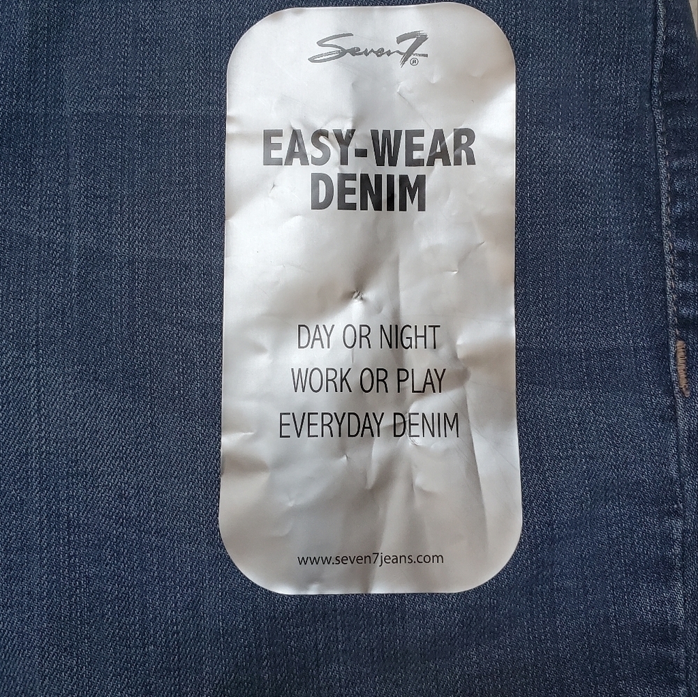 Seven Capri Denim Jeans. Size 8 - Picture 3 of 8